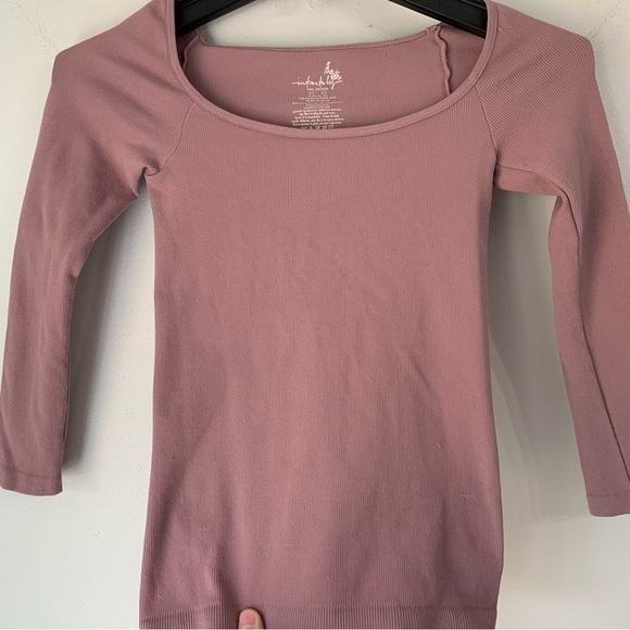 Free People Tight 3/4 Sleeve Top Long Sleeve Shirt Color Mauve Pink Size XS / S - Picture 3 of 6